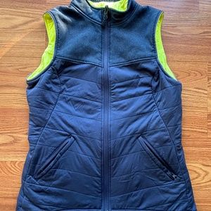 Specialized cycling/running reversible insulated vest